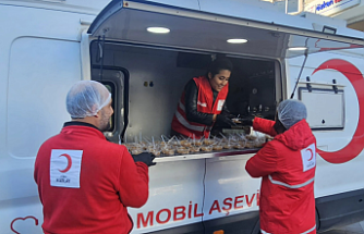 Türk Kızılay Mersin’den Şehitler Anısına Anlamlı İkram