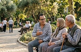 Yaşlı Bakım Uzmanından "Sıcak Havası" Uyarısı. "Yaşlıları Eve Hapsatmek Sağlıklarını Olumsuz Etkiliyor"