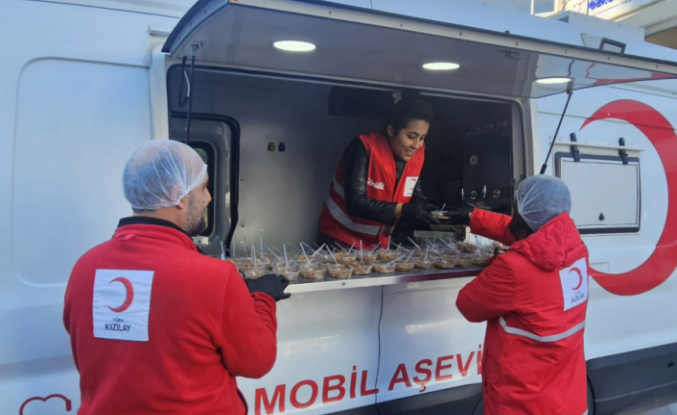 Türk Kızılay Mersin’den Şehitler Anısına Anlamlı İkram